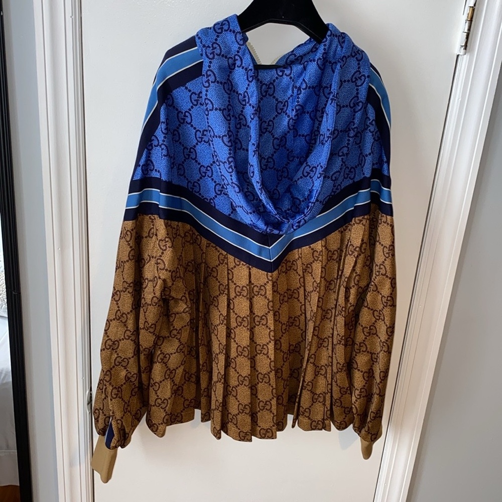 Authentic Gucci Monogram Pleated Jacket Nwot - image 2